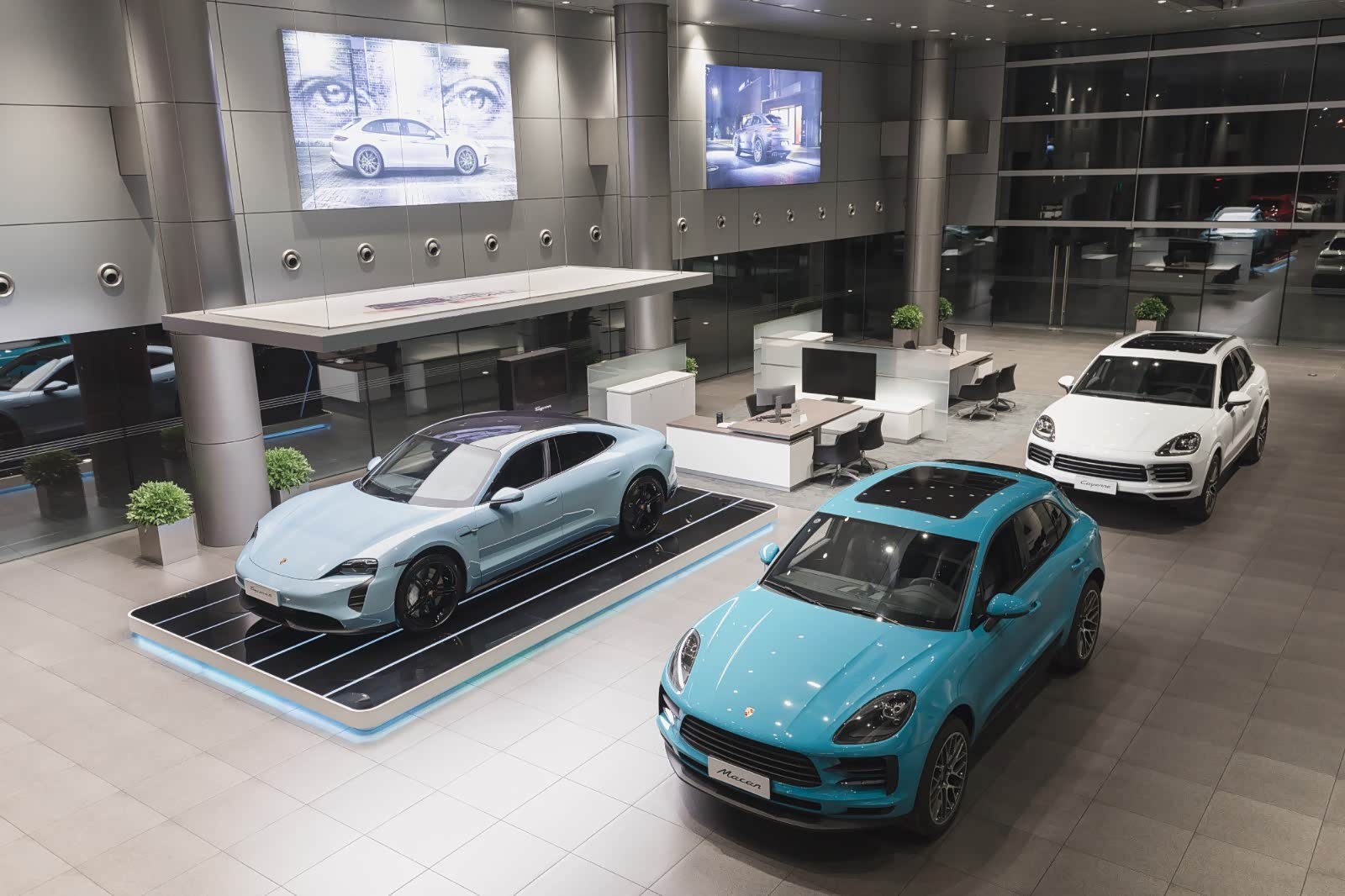 INTERNATIONAL AUTOMOBILE EXHIB