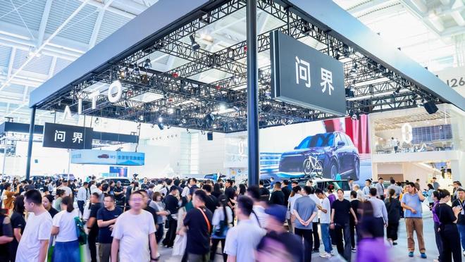智慧再进化豪华启新境：问界全系车型登陆天津车展